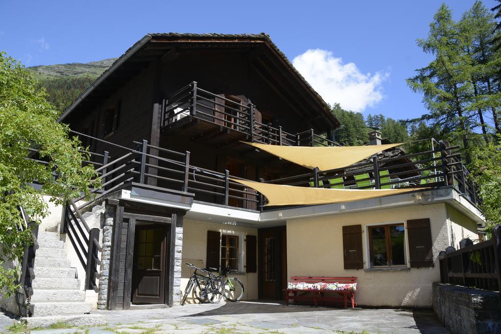 Studios Du Valsorey Bourg-Saint-Pierre Exterior foto
